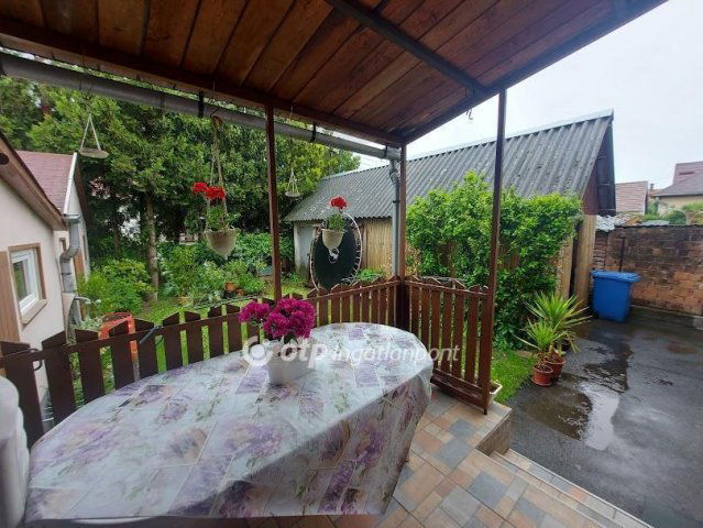 Eladó családi ház, Szigetváron 59.8 M Ft, 5 szobás