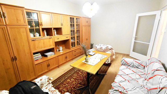 Eladó panellakás, Székesfehérvárott 44.9 M Ft, 2 szobás