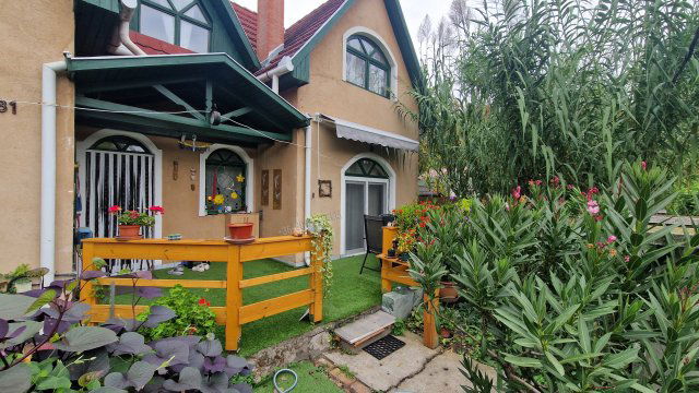 Eladó nyaraló, Ráckevén 42 M Ft, 3+1 szobás