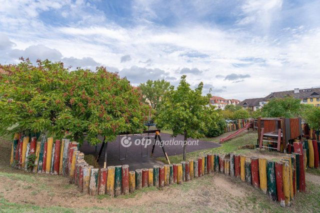 Eladó téglalakás, Budapesten, XVIII. kerületben 99.8 M Ft