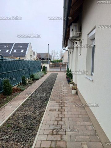 Eladó sorház, Vácon 109 M Ft, 1+3 szobás / költözzbe.hu