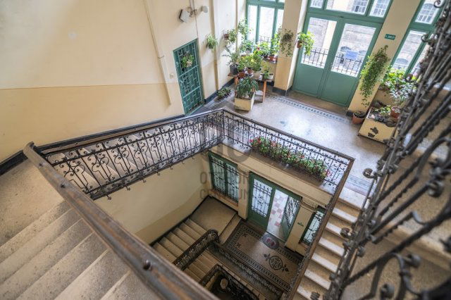 Eladó téglalakás, Budapesten, VI. kerületben 87.8 M Ft, 3 szobás