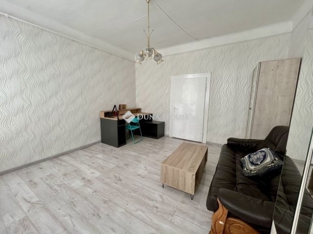 Eladó sorház, Budapesten, XV. kerületben 33.999 M Ft, 1 szobás