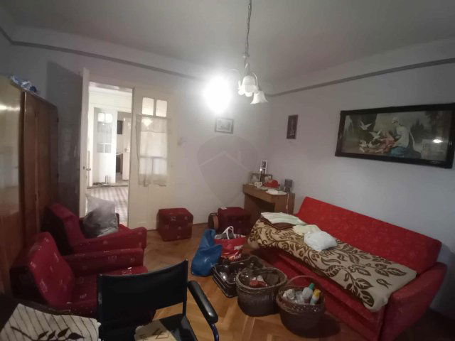 Eladó családi ház, Turán 36.99 M Ft, 2 szobás
