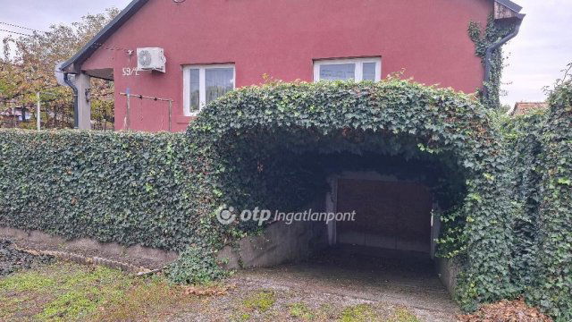 Eladó családi ház, Kápolnán 46 M Ft, 3 szobás