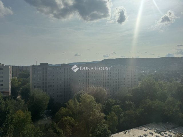 Eladó panellakás, Budapesten, III. kerületben 155.5 M Ft