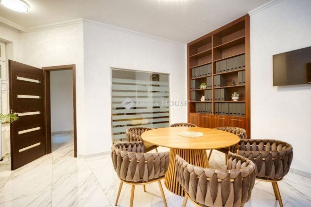 Kiadó iroda, Budapesten, V. kerületben 600 E Ft / hó, 3 szobás