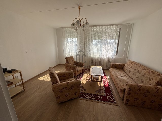 Eladó panellakás, Várpalotán, Árpád utcában 36.2 M Ft