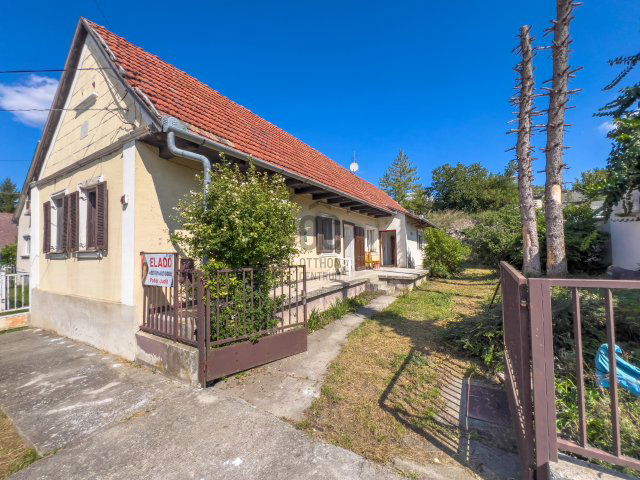 Eladó családi ház, Etyeken 79.9 M Ft, 4 szobás