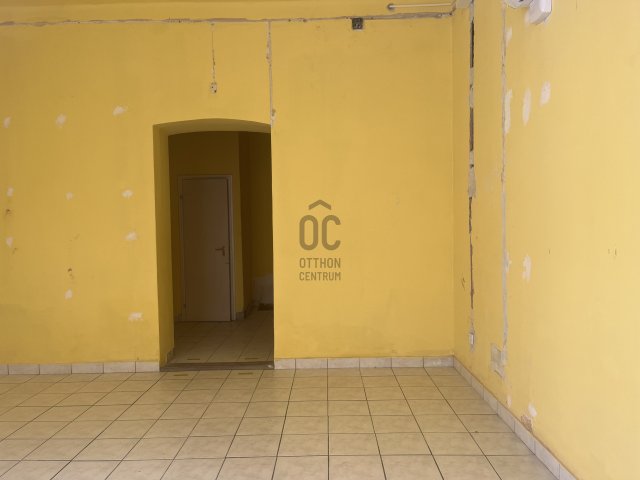 Kiadó üzlethelyiség, Dorogon 140 E Ft / hó