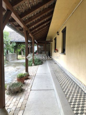 Eladó családi ház, Majson 20.9 M Ft, 3 szobás