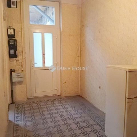 Eladó téglalakás, Budapesten, VI. kerületben 53 M Ft, 2 szobás