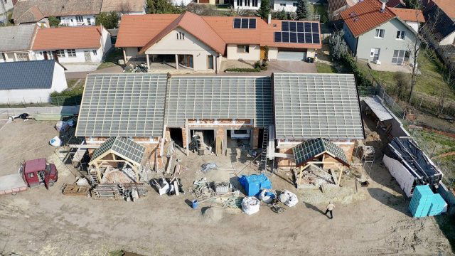 Eladó ikerház, Taksonyon 134.9 M Ft, 4+2 szobás