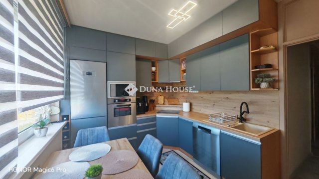 Eladó panellakás, Debrecenben 84.9 M Ft, 4 szobás