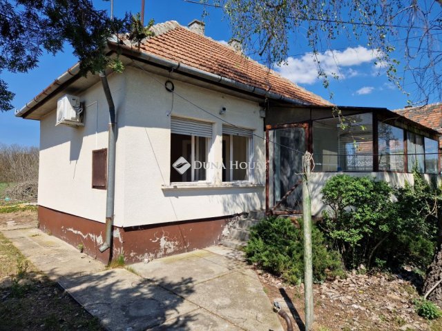 Eladó családi ház, Csévharaszton 39.99 M Ft, 2 szobás