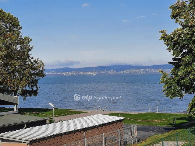 Eladó téglalakás, Siófokon 130 M Ft, 3 szobás