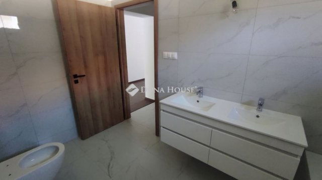 Eladó családi ház, Érden 145 M Ft, 4 szobás