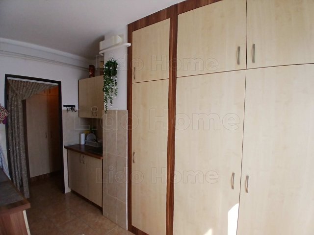 Eladó panellakás, Kaposváron 37.9 M Ft, 2+1 szobás