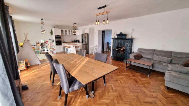 Eladó családi ház, Csökölyön 49.5 M Ft, 14 szobás