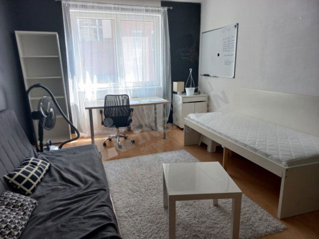 Kiadó téglalakás, albérlet, VIII. kerületben, Dugonics utcában