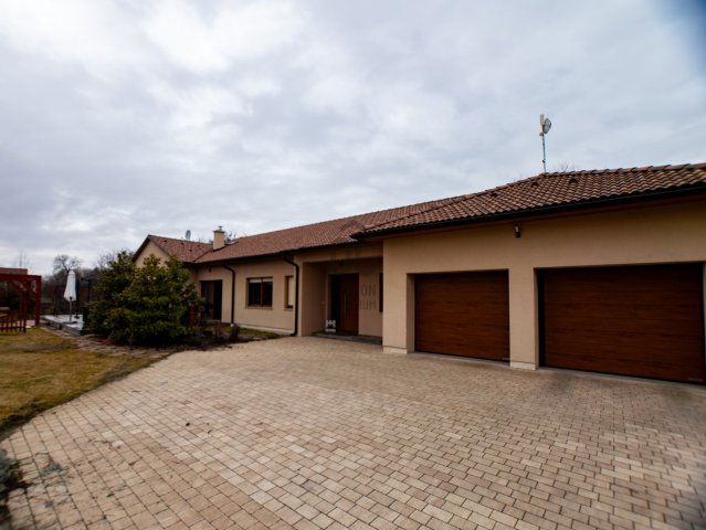 Eladó családi ház, Kecskeméten 200 M Ft, 4 szobás