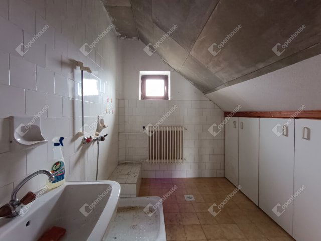 Eladó családi ház, Harkán 97 M Ft, 5 szobás