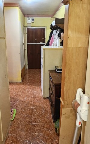 Eladó panellakás, Pécsett 44.99 M Ft, 3 szobás