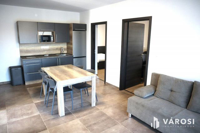 Eladó ikerház, Siófokon 129 M Ft, 5 szobás