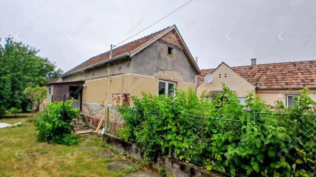 Eladó családi ház, Söjtörön 10.9 M Ft, 2 szobás