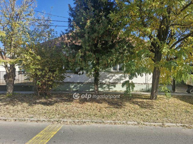 Eladó családi ház, Kalocsán 31.99 M Ft, 3 szobás