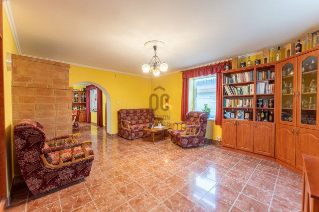 Eladó családi ház, Móron 79.5 M Ft, 4 szobás