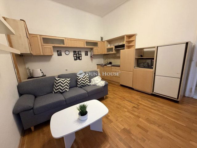 Eladó téglalakás, Budapesten, VII. kerületben 69.9 M Ft