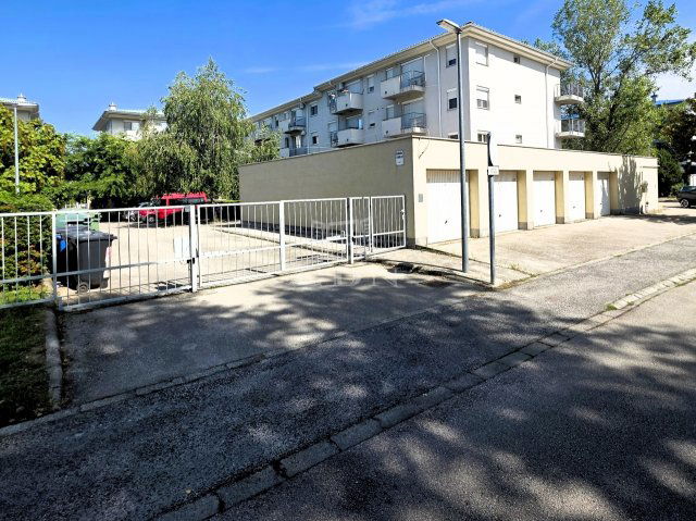 Eladó garázs, Veszprémben 9.9 M Ft / költözzbe.hu