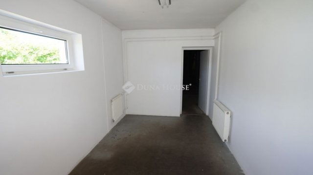 Kiadó üzlethelyiség, Zalaegerszegen 790 E Ft / hó