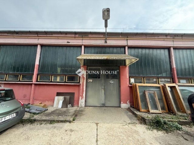 Eladó ipari ingatlan, Pécsett 500 M Ft / költözzbe.hu