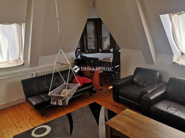 Eladó téglalakás, Szegeden 81.59 M Ft, 5 szobás