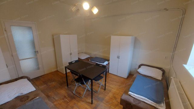 Kiadó hotel, Kecskeméten 1400 E Ft / hó, 14 szobás