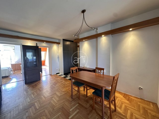 Kiadó téglalakás, albérlet, Szegeden, Rózsa utcában, 4 szobás