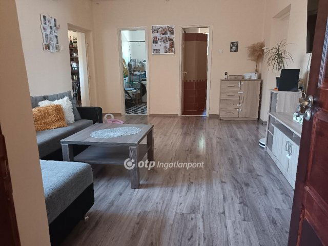 Eladó családi ház, Konyáron 28 M Ft, 3 szobás