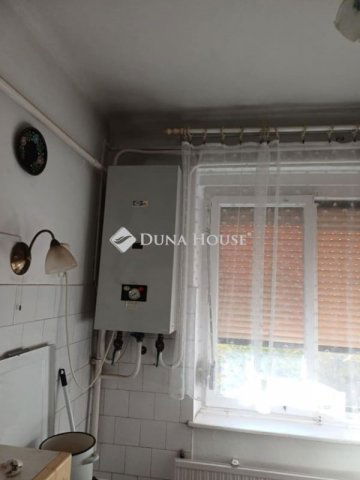 Eladó téglalakás, Pécsett 32.8 M Ft, 2 szobás