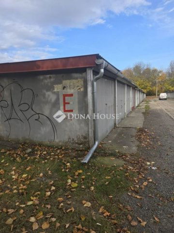 Eladó garázs, Pécsett 7 M Ft / költözzbe.hu