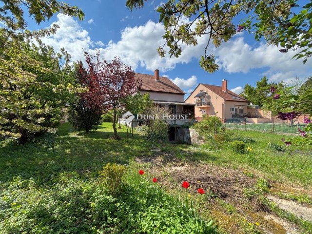 Eladó családi ház, Szombathelyen 66.9 M Ft, 6 szobás