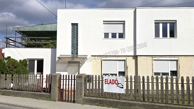 Eladó családi ház, Szigetszentmiklóson 87.5 M Ft, 4 szobás