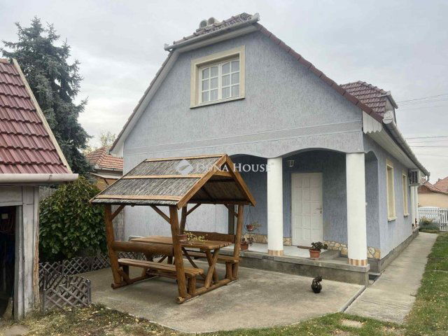 Eladó családi ház, Jászapátiban 38.9 M Ft, 4 szobás