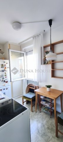 Eladó panellakás, Pécsett 47.9 M Ft, 2 szobás