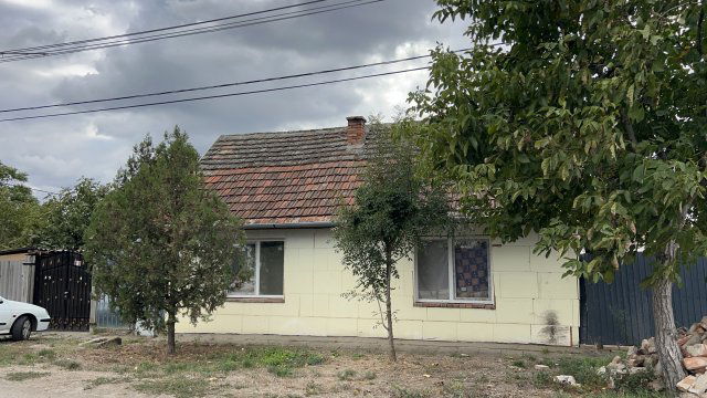 Eladó családi ház, Makón, Honvéd utcában 5.99 M Ft, 2 szobás