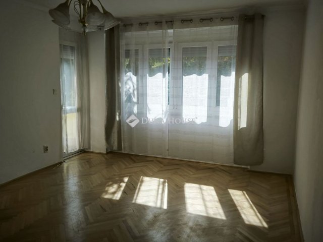 Kiadó téglalakás, albérlet, Győrött 160 E Ft / hó, 2 szobás
