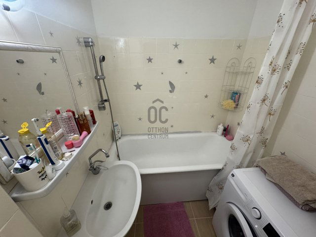 Eladó panellakás, Kecskeméten 37.9 M Ft, 1 szobás