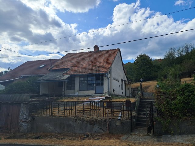 Eladó családi ház, Egercsehiben 10 M Ft, 3 szobás