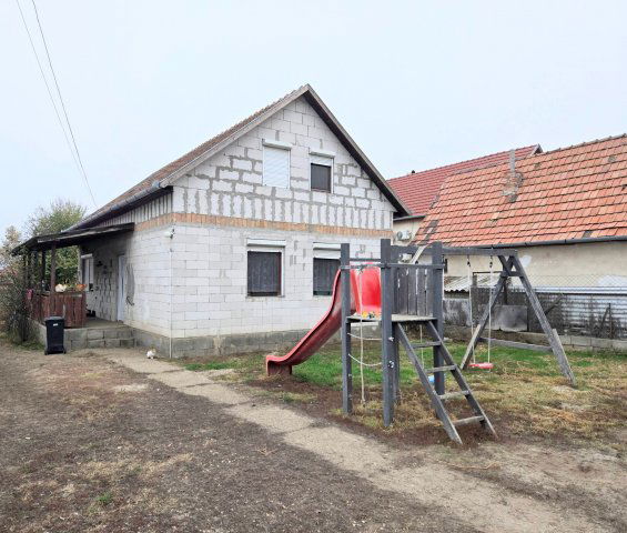 Eladó családi ház, Dunavarsányban 69.9 M Ft, 5 szobás